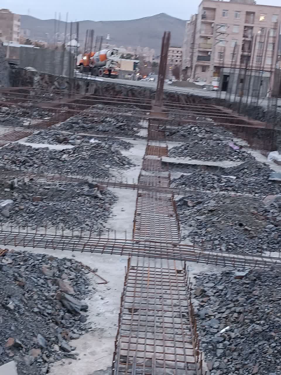 اجرای پیمانکاری سازه بتنی فوندانسیون 800 متری